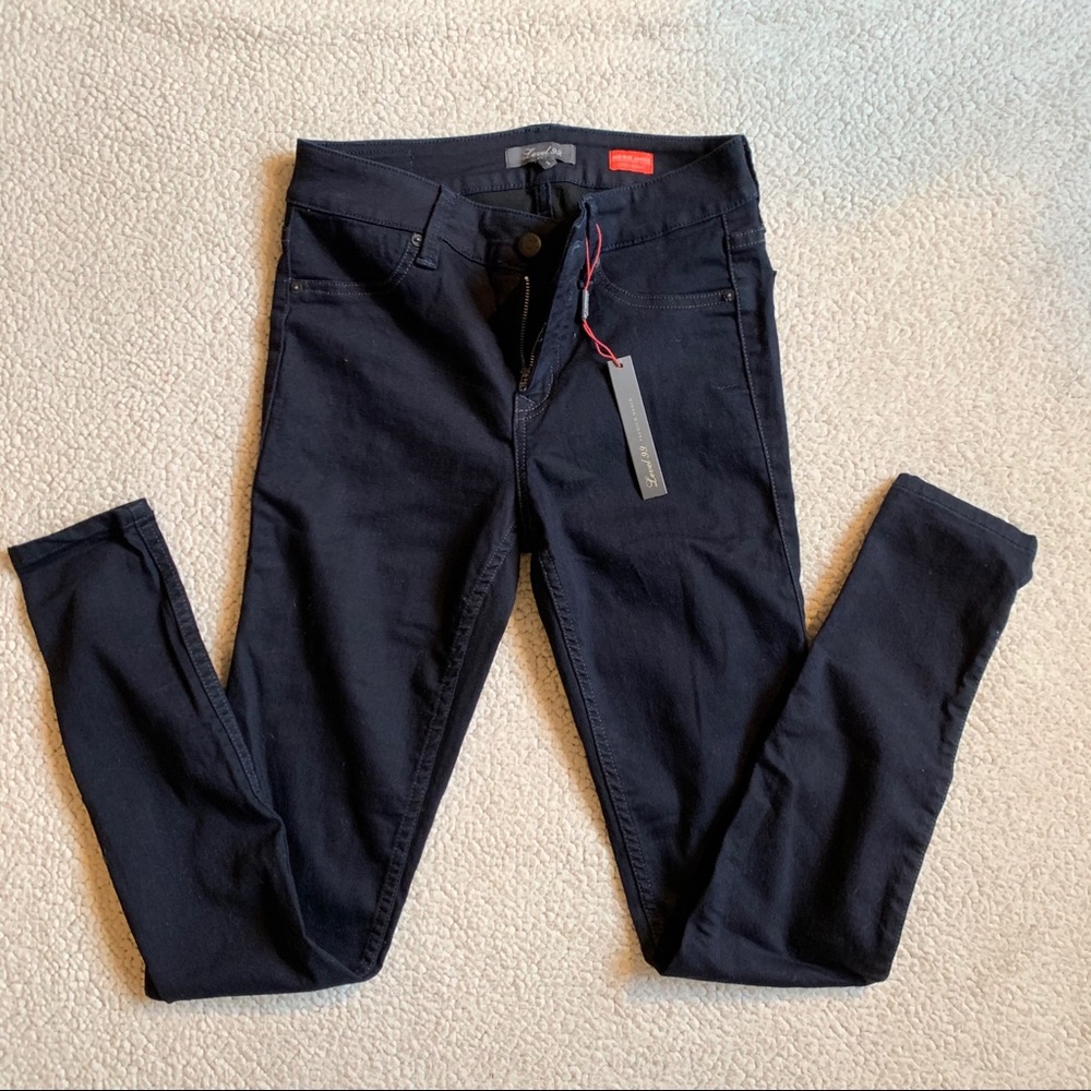 Level 99 Mid Rise Janice Ultra Skinny